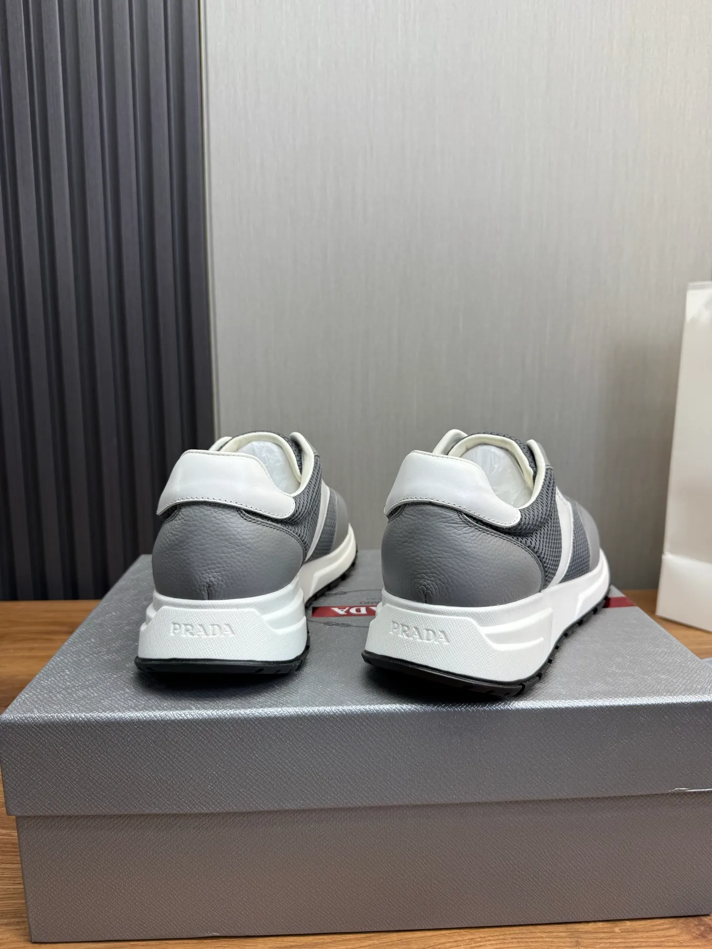Men's shoes 💰560💰 [PRADA] Hot-selling men's shoes shipped 👏Official website synchronized ⬆️ Original cowhide fabric + cowhide lining, cowhide feet 🐮 1:1 shipment ✔️Original original bottom, 38-45 (45. Customized, non-refundable)